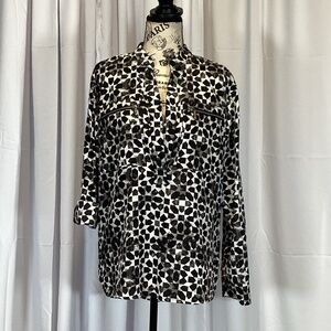 1491. Michael Kors Black & White Button-Up Blouse NWT Size Small